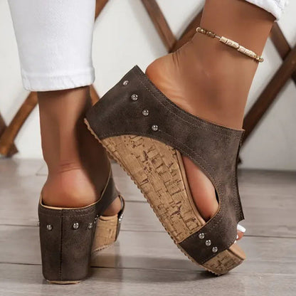 Mireya™ | Comfortabele sleehaksandalen met stijlvolle studs